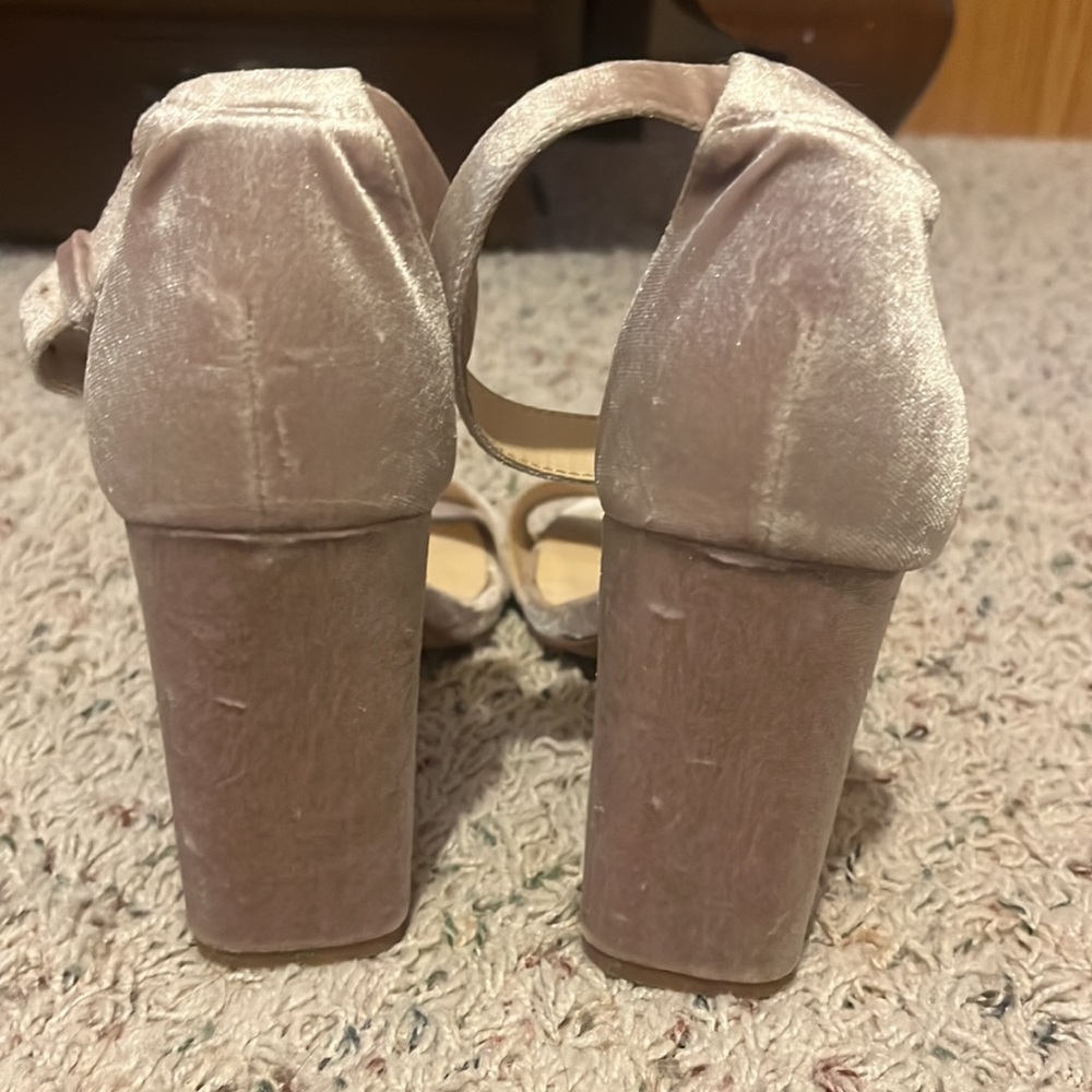 Velvet sandals - Picture 2 of 3